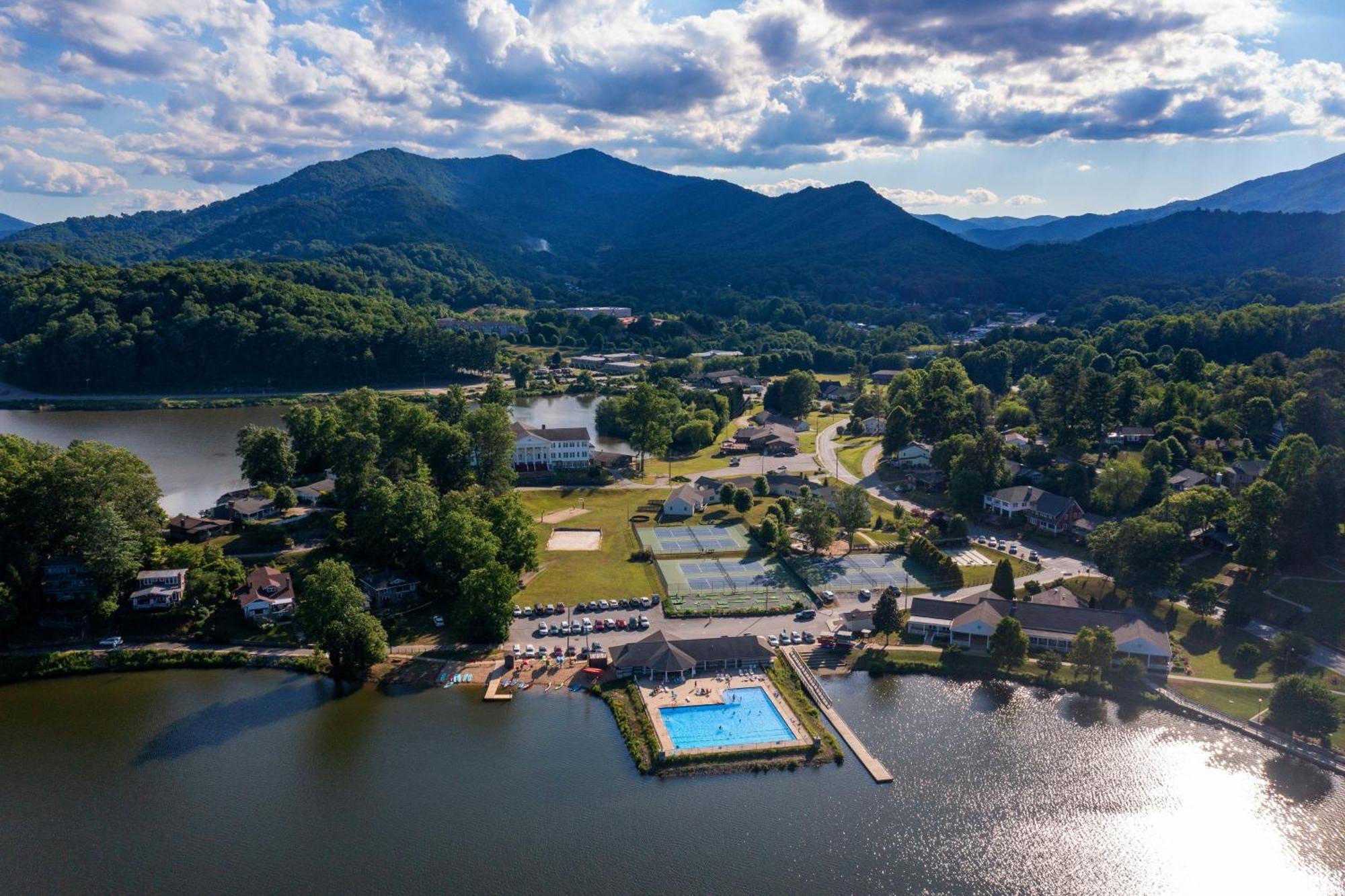 Villa Mountain Peace Lake Junaluska Exterior foto